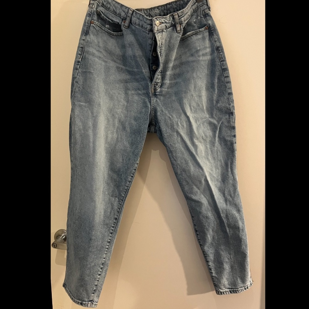 Old navy jeans. Higher High-Waisted Button-Fly O.G. Straight Jeans for Women.